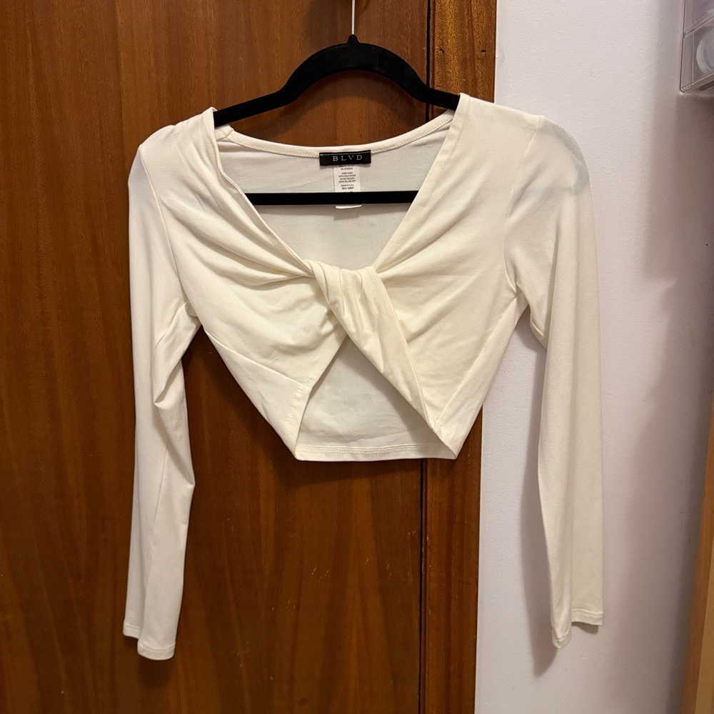 Laura’s Boutique Cream Twist Front Long Sleeve Crop Top